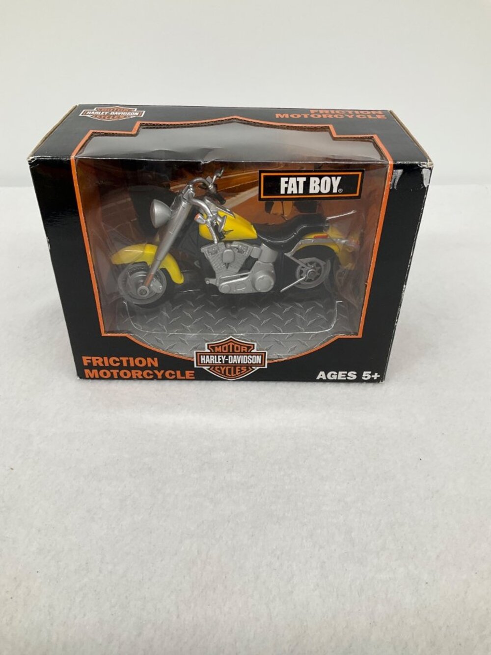Harley-Davidson 2005 Fat Boy Friction Motorcycle Planet Toys New